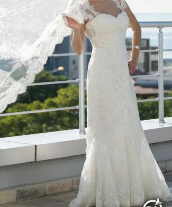 Свадебное платье со шлейфом