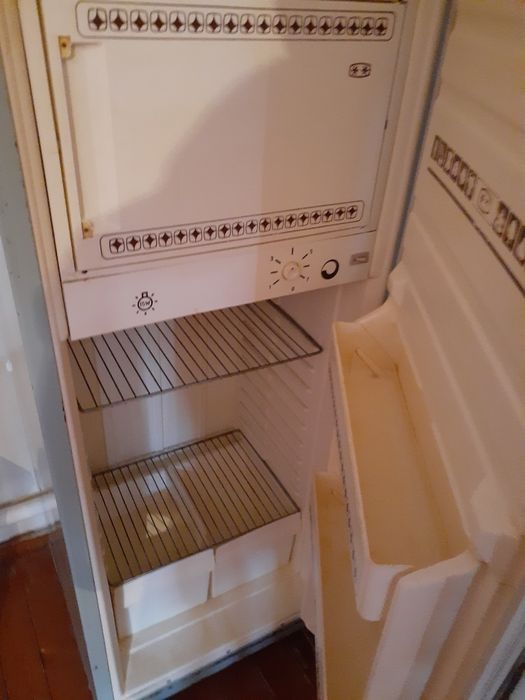Холодильник сатылады