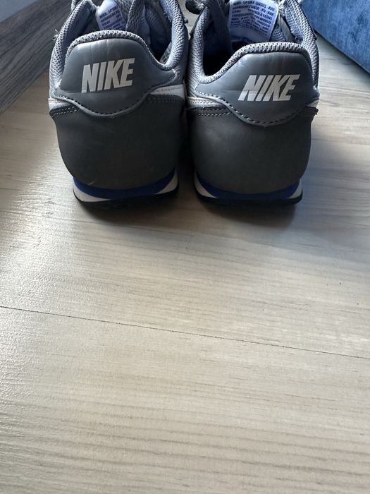 Маратонки   Nike