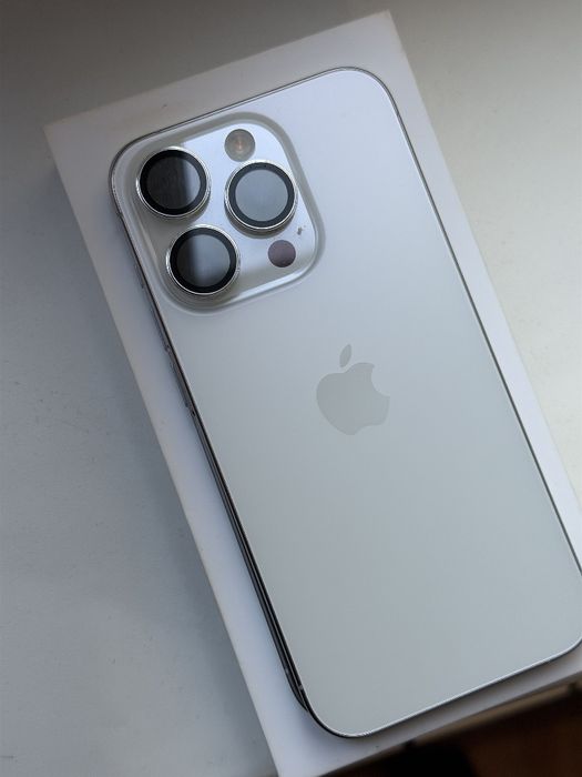 iPhone 15 pro 256 ГБ белый титан