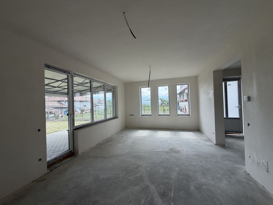 Persoana Fizica Vand Casa Tip Duplex 142mp utili in Apahida Cluj-Napoca 3 dormitoare 3 bai 440mp teren