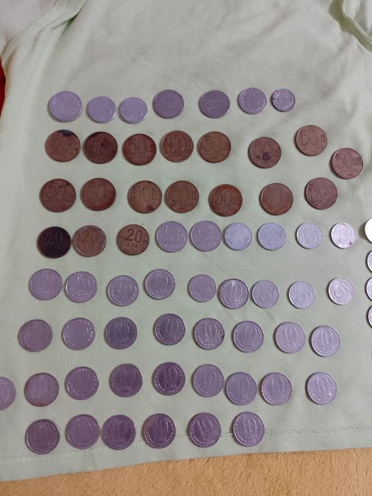 Vând monede de colecție