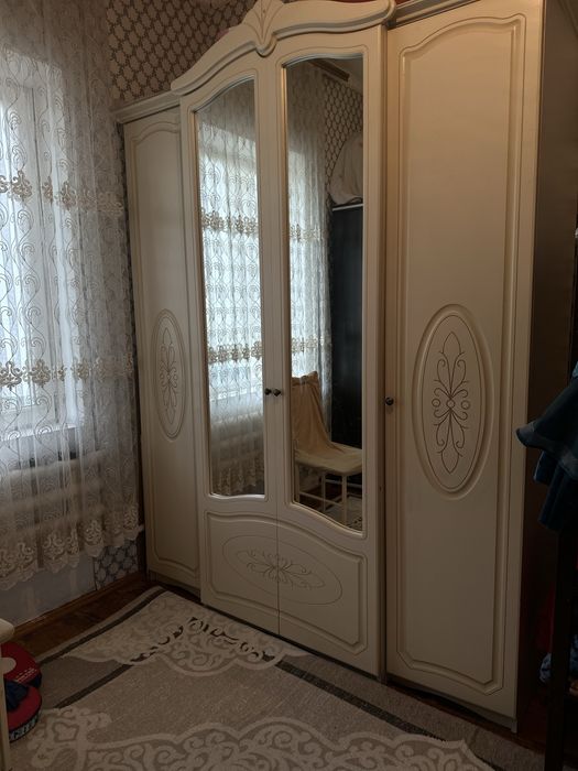 Спальний гарнитур сатылады