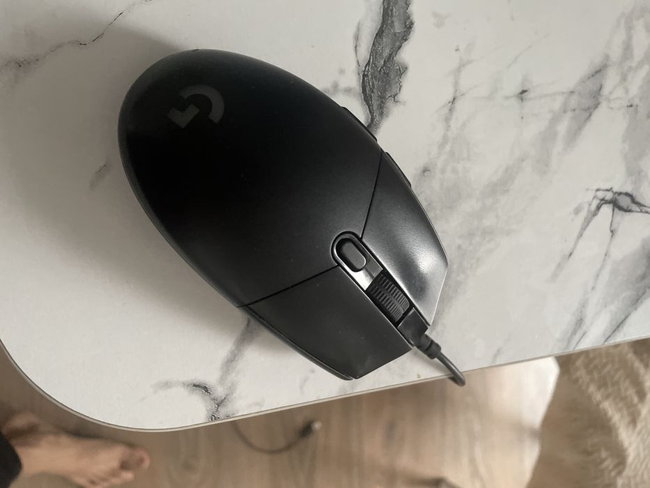 Loghitech g102 хорошо работает почти новый