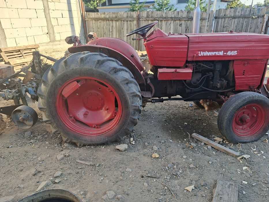 De vanzare Tractor 445