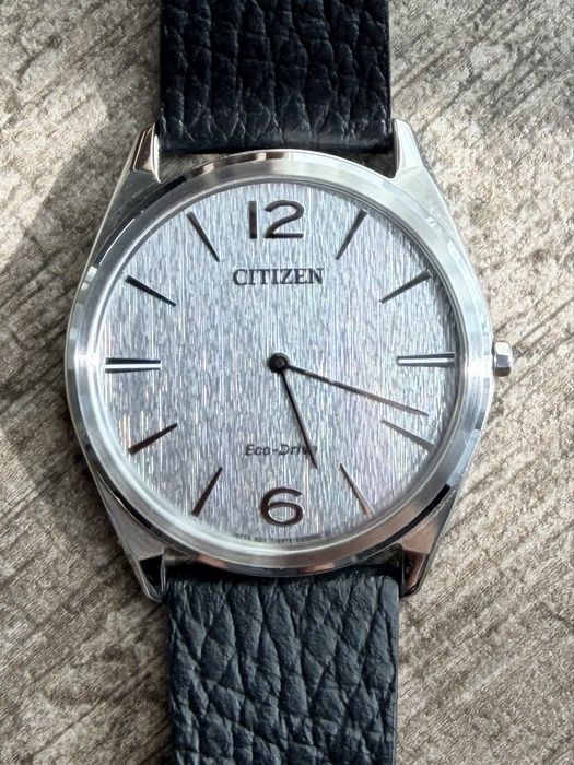 Ceas Citizen Suratto AR3120-16A Eco-Drive Ultra-Subțire 4.7 mm, diametru 38.4 mm, Sapphire Crystal, Stare Excelentă