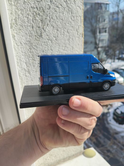 Macheta Iveco Daily 1/43