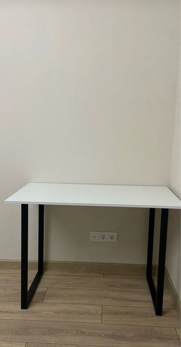 Стол в стиле LOFT