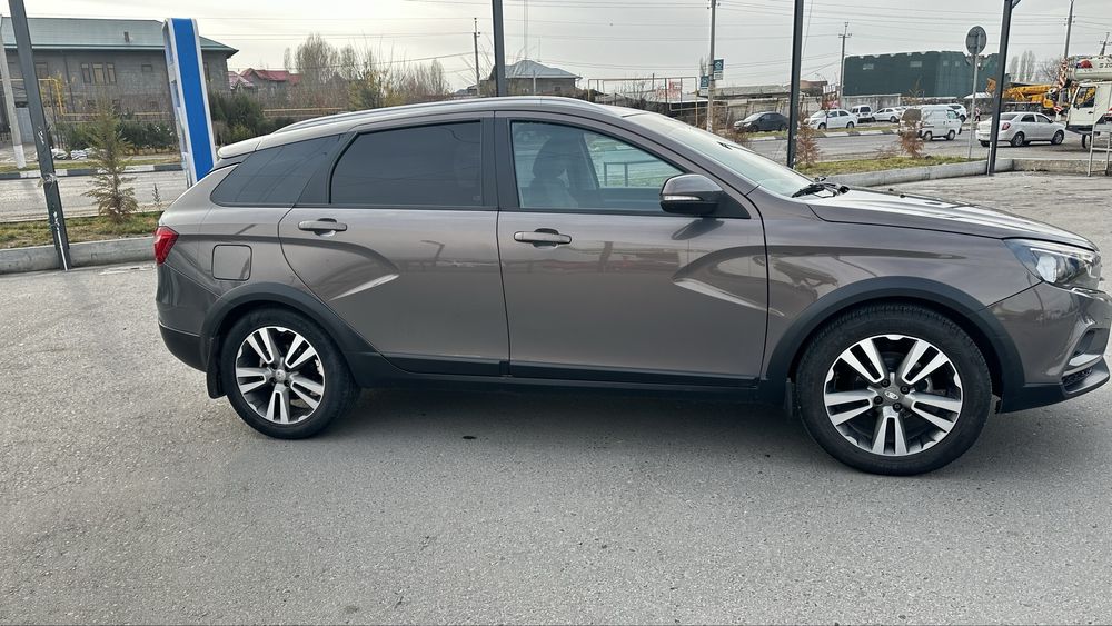 Lada vesta sw cross СРОЧНА СОТИЛАДИ !!