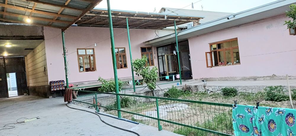 Срочно Ески 5да 8 сотихли замонавий кулайликларга ега ховли сотилади