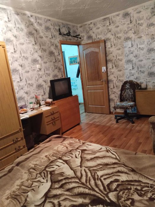 Продам квартиру Абая 72