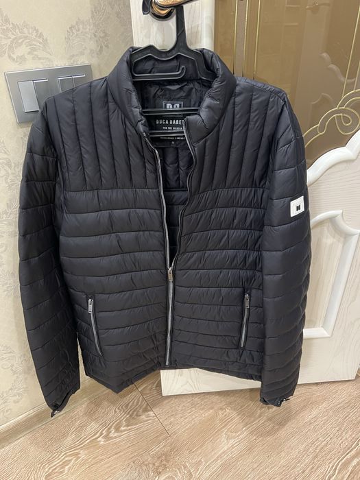 Продам мужскую куртку ветровку