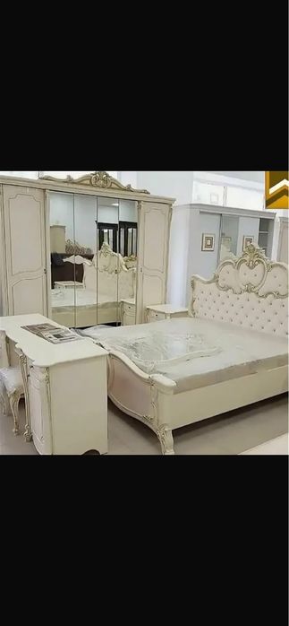 Продается спальный мебель «Лорена»