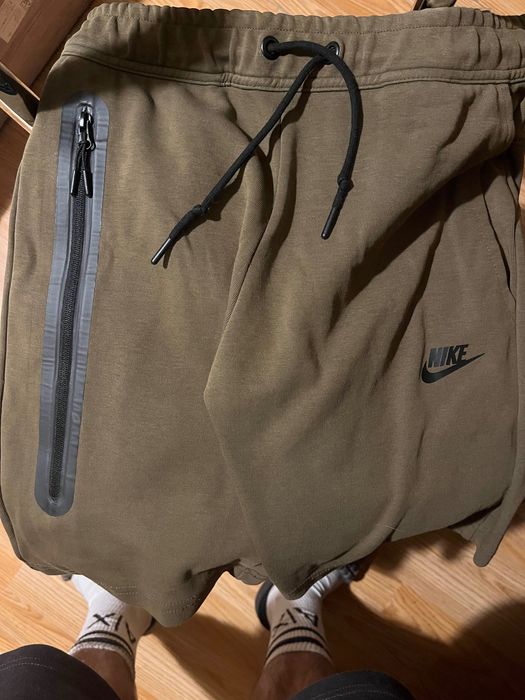 4 чифта къси nike tech fleece
