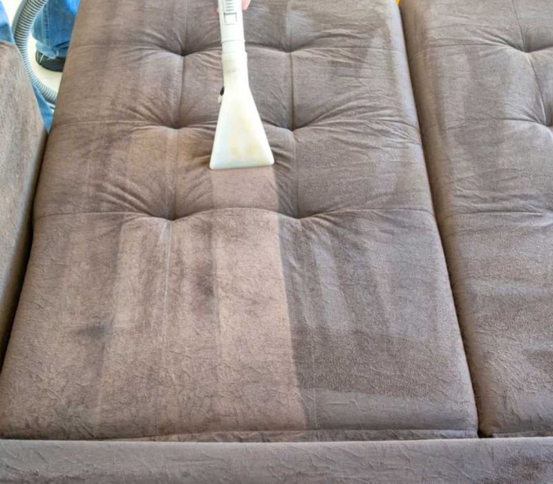 Пране на Тапицерия и Твърдо Почистване с професионална прахосмукачка!