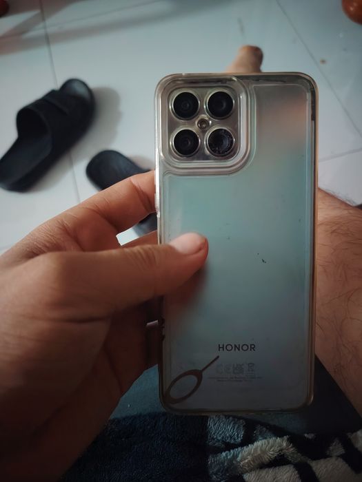 Xonor x8  tez sotiladi