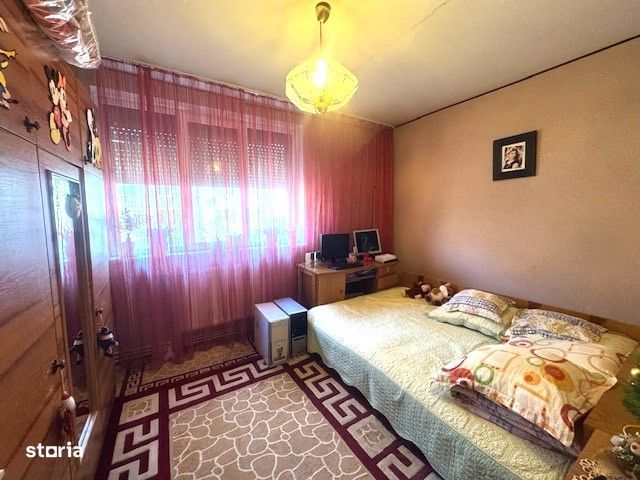Apartament 3 camere etaj 1 zona BCR
