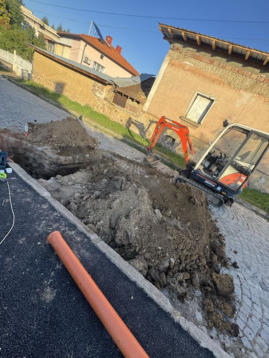 Услуги с Мини Багер,Самосвал,Бобкат,Пътна помощ.