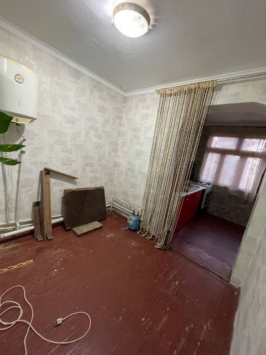 Srocno sotiladi 2honali uy caravan oldida