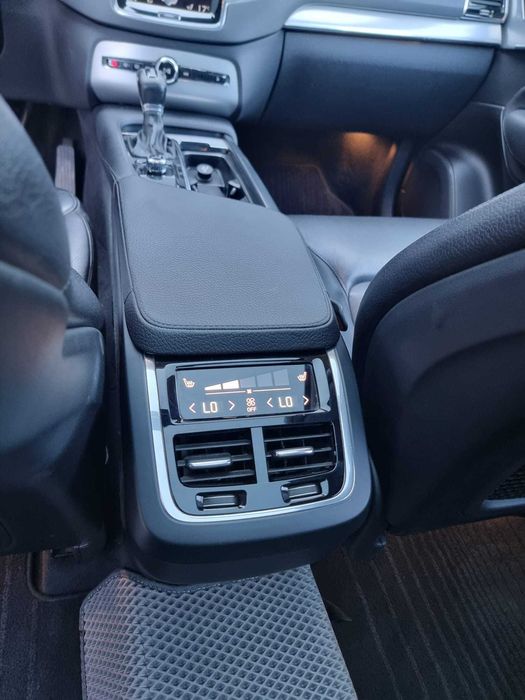 VOLVO Xc90 D5 Awd 2016 7 Locuri / Trapa / Piele / Head Up / Panoramic