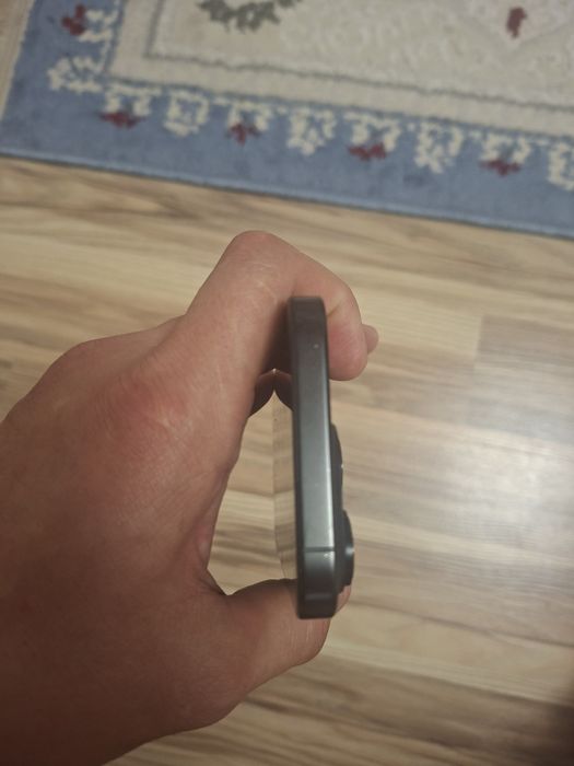iphone 16 pro продаю срочно