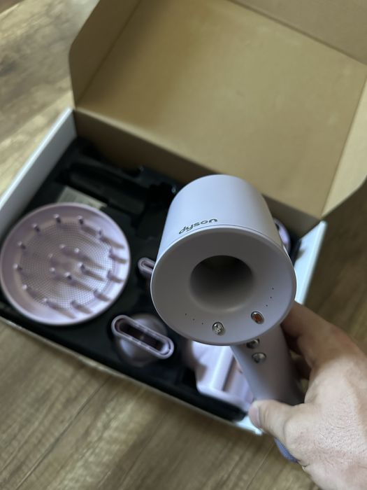 Feonul Dyson + bonus 5 Accesorii