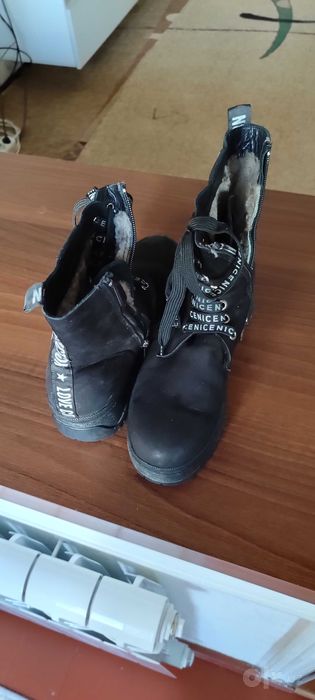 Ботинки на меху черные