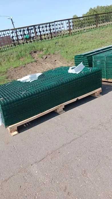 Забор 3D ограждение из сварной сетки