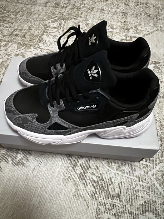 Adidas Falcon W FV4483