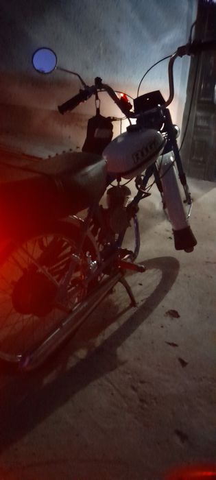 Riga 13 Velomotors Sarkane zwaigne