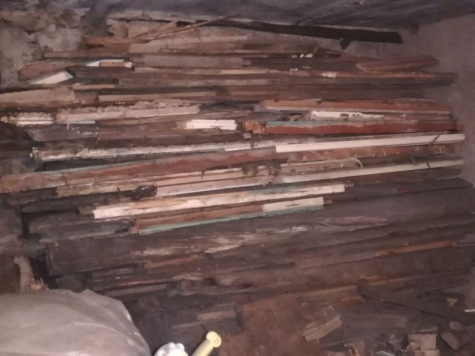 Продаю  доски, дрова, 2 куба