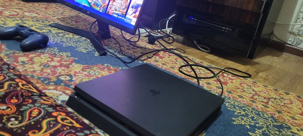 PlayStation 4 slim