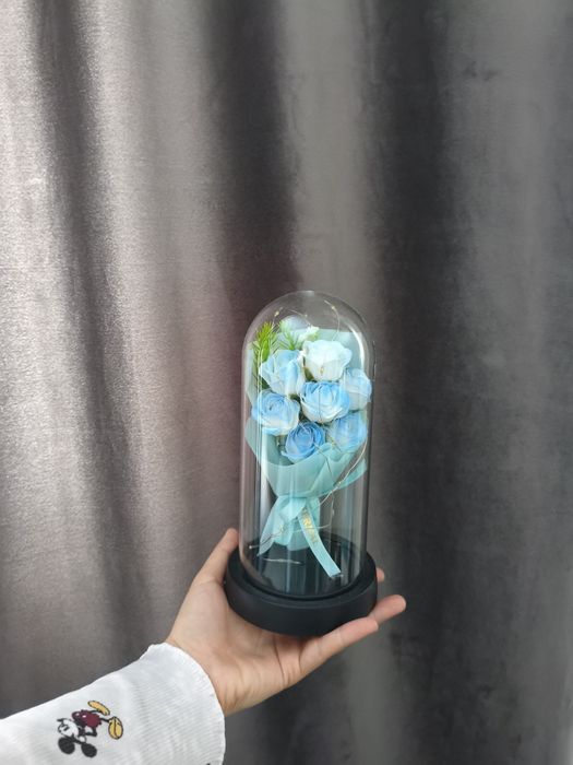 Розы в колбе продам