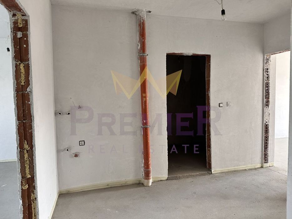Продава се Тристаен апартамент в Пловдив, Остромила - 122 кв.м за 694 €/кв.м - Снимка #3