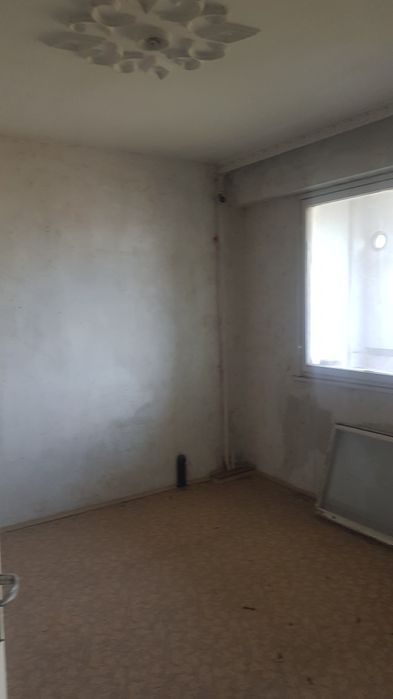 Продава се Тристаен апартамент в Бобов дол - 65 кв.м за 94 €/кв.м - Снимка #1