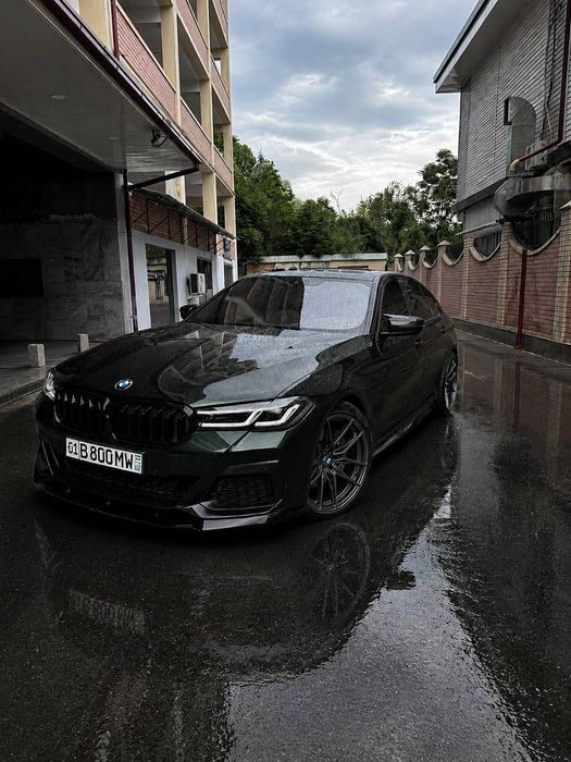 Продаю своя машину бмв г30 530i 2021 год