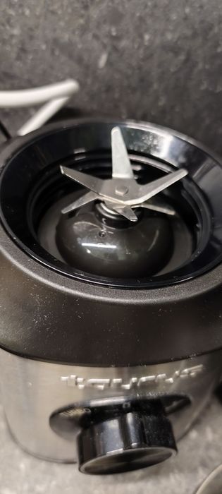 Блендер 1500w 6 остриета