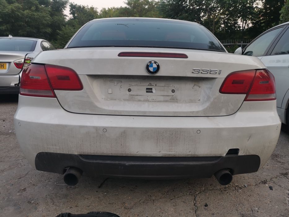 на части 335i e93
306кс n54 bmw e93 м пакет cic нави волан с пера
