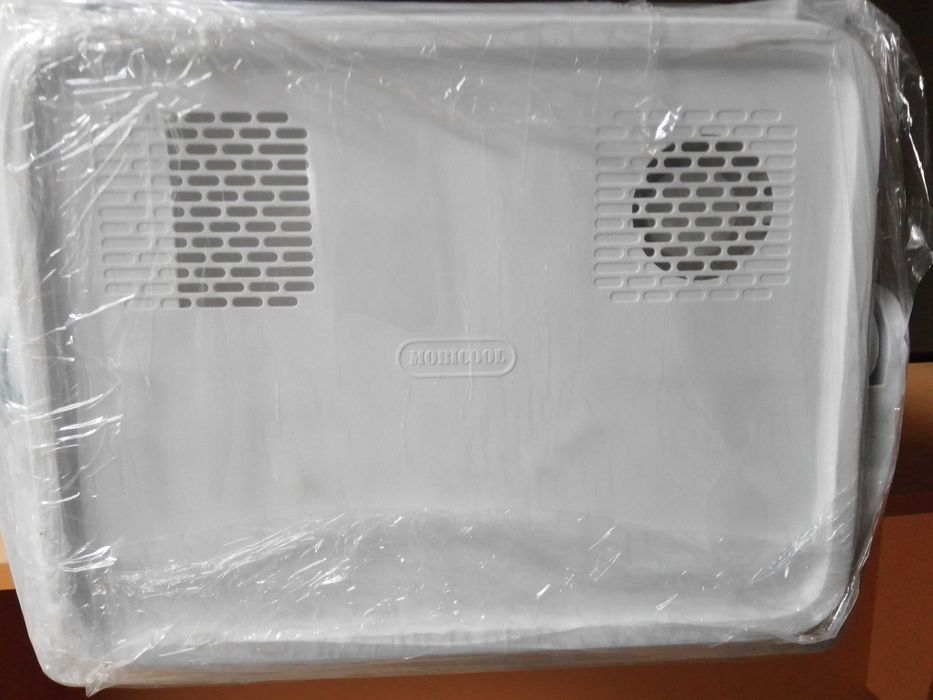 Преносима електрическа охладителна кутия 29L  12V MOBICOOL MV30 DC