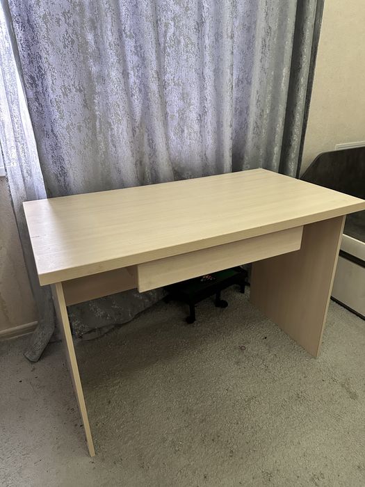 Продам письменный стол