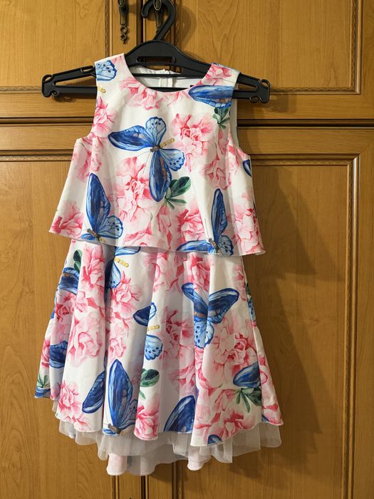 Рокля на пеперуди