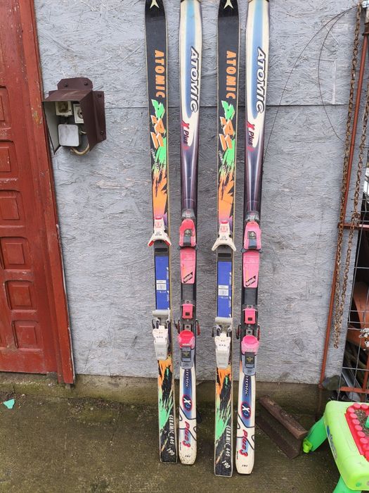 Ski  ATOMIC    lungime  190     2 seturi.   Cu 50 lei