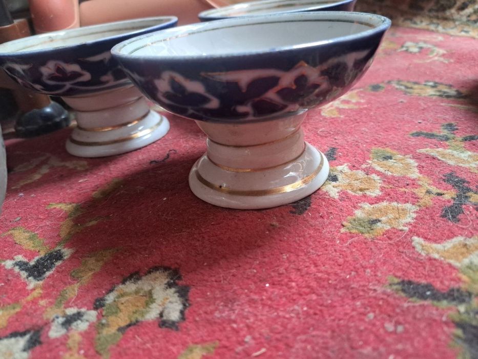 Xrustall va paxta gul idishlar