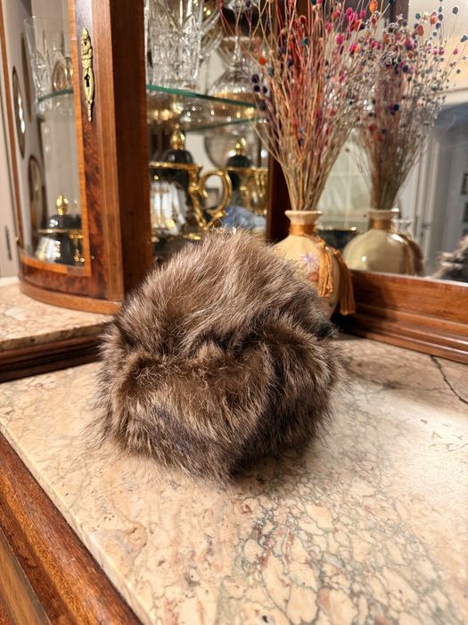 Caciula blana de raton