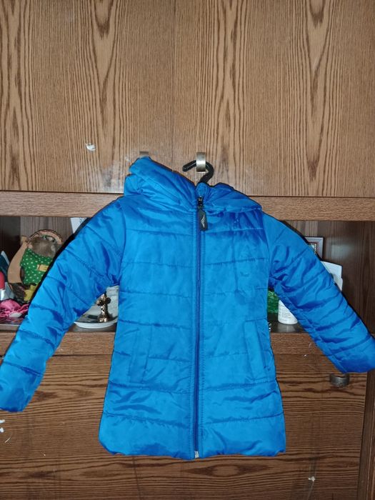 Продам курточку 32 размер