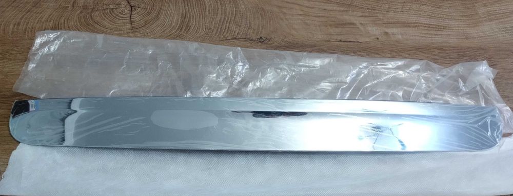 Ornament haion/ portbagaj Nissan Qashqai J10