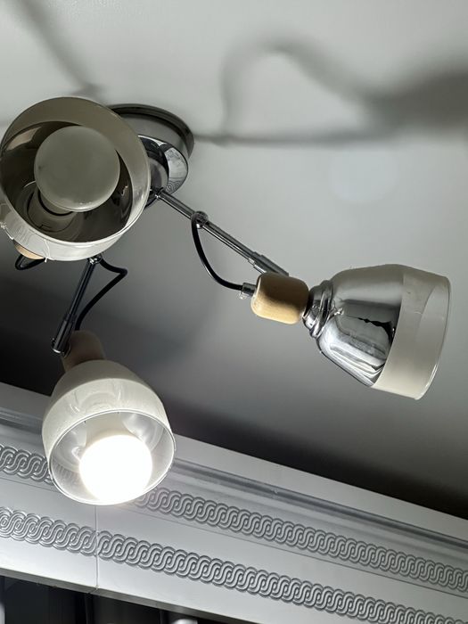 Продам люстра в отличном состояние