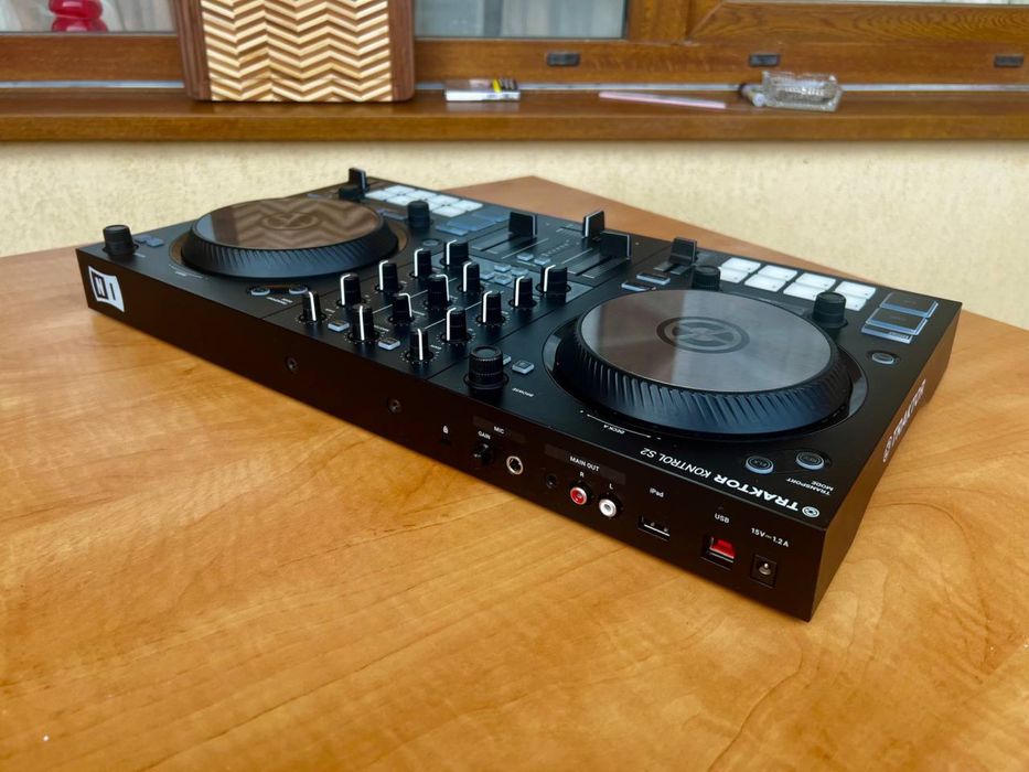 Продавам Traktor S2 MK3