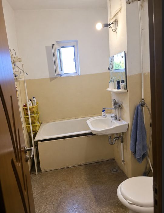Apartament cu 3 camere de vanzare