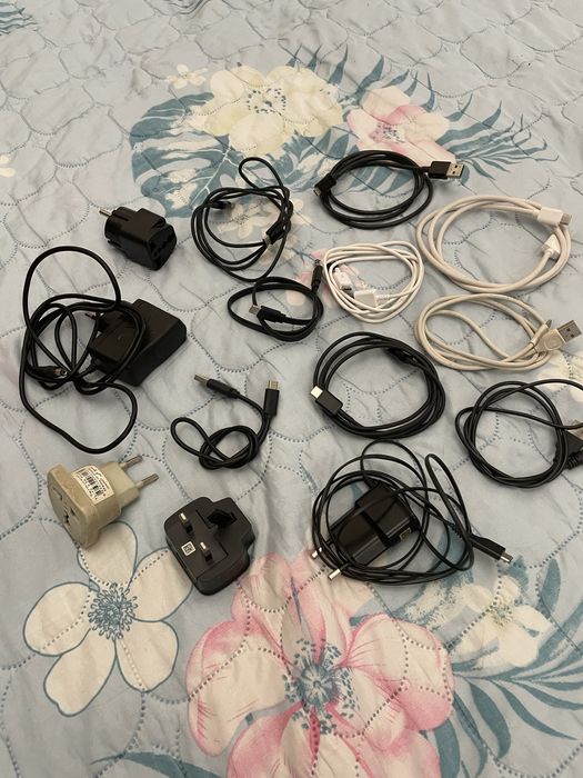 Зарядки для мобильных телефонов